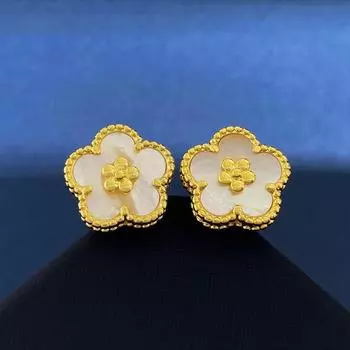 Серьги-гвоздики Lucky Grass White Fritillary Plum Blossom для женщин Ins Cold Wind Temperament Seiko Five-Petal Flower Earrings золотой