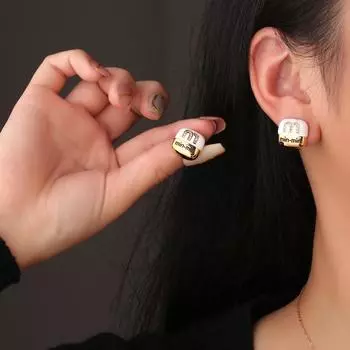 Серьги-гвоздики M bean 925 + серебряные серьги премиум-класса модные эмалевые серьги с буквой M и цирконием квадратные серьги модные
