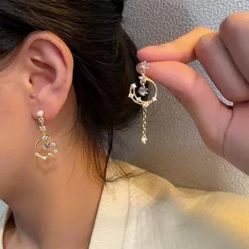 Серьги-гвоздики Moon женские Tide Niche Design Light Luxury Earrings Летние серьги