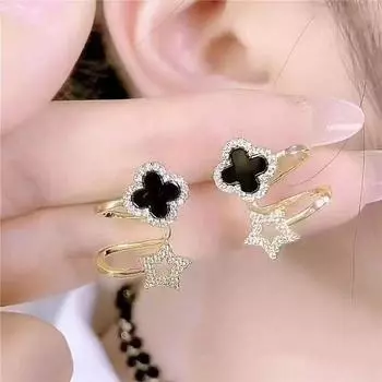 Серьги-гвоздики Niche Design с черными четырьмя листочками и цветком. Модные легкие роскошные серьги. Темпераментные универсальные серьги высокого класса. чёрный