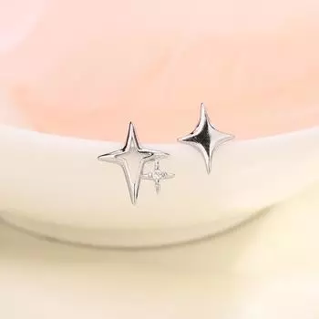 Серьги-гвоздики Новые Сладкие Крутые Spice Girl Ветер Четырехконечная звезда Винтовые серьги Супер Вспышка Набор Цирконий Асимметричные Стаэрринги