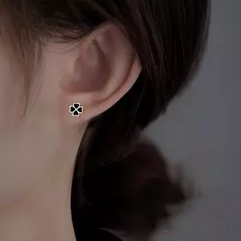 Серьги-гвоздики Мода Индивидуальность Креативные Корейские Серьги Любовь Лист Капля Глазури Черный Счастливый Четырехлистный Клевер Винтовые Серьги-гвоздики