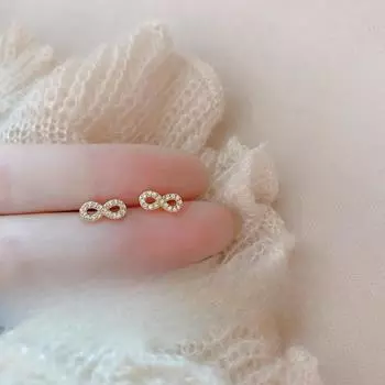 Серьги-гвоздики с 8 символами для женщин, летние, простые, легкие, роскошные, микро-инкрустированные циркониевые серьги с символом бесконечности, серьги Ins Cold Wind золотой
