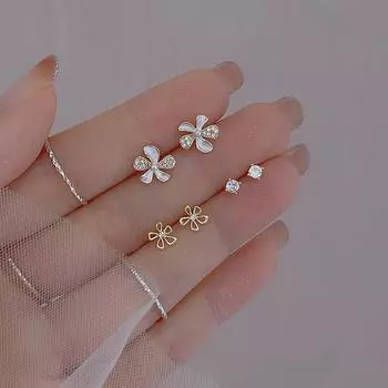 Серьги-гвоздики с белыми цветами, женские простые и маленькие серьги-цветы молочно-белого цвета, летние серьги из трех частей с цирконием