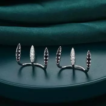 Серьги-гвоздики с черным камнем для женщин