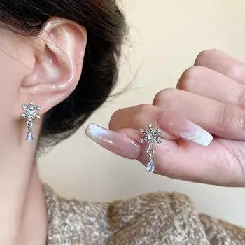Серьги-гвоздики с цветком циркония для женщин, темпераментные серьги в виде снежинки, свадебные украшения, подарок
