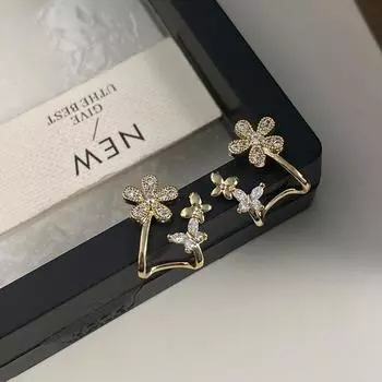 Серьги-гвоздики с цветком и бриллиантами, изысканный и небольшой дизайн, серьги, модная легкая роскошь, нишевые серьги высокого класса