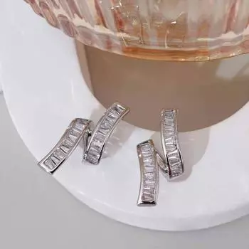 Серьги-гвоздики с геометрической витой линией и бриллиантами, высококачественные серьги, модный темперамент, такие же холодные серьги.