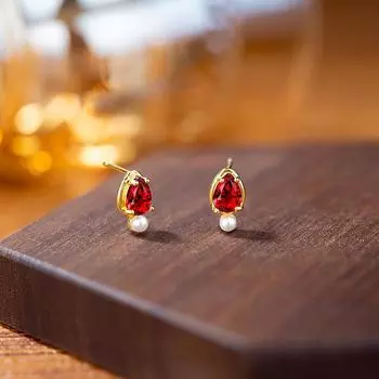 Серьги-гвоздики с каплями воды из сияющего красного циркония, женские ретро-темпераментные серьги с искусственным жемчугом для поездок на работу