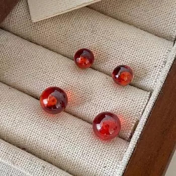 Серьги-гвоздики с красным гранатом, дырки для ушей, серебряные серьги-гвоздики, осенний и зимний бал, простое и продвинутое чувство, серьги-гвоздики в канун Нового года.