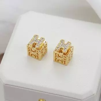 Серьги-гвоздики с квадратным цирконием, персонализированные легкие роскошные серьги высокого класса, серебряные игольчатые серьги с уникальным темпераментом 18K