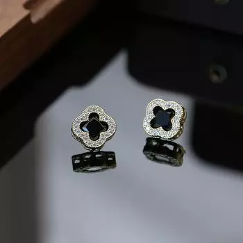 Серьги-гвоздики с микро-инкрустацией в виде четырехлистного цветка из серебра 925 пробы, женские модные дизайнерские серьги с зеленым цирконием, небольшие, с легким ароматом, роскошные 18K