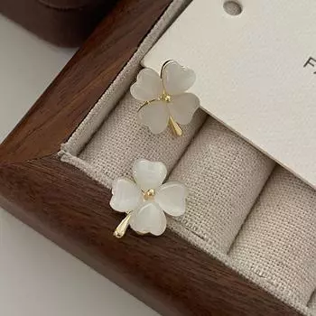 Серьги-гвоздики с опалом и четырехлистным клевером, японские и свежие легкие роскошные ретро-серьги высокого класса, женские модные универсальные серьги