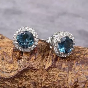 Серьги-гвоздики с серебряно-голубым топазом — серьги-гвоздики с голубым топазом Лондона — серьги для сестры — подарок на ноябрь/декабрь — серьги для художников синий