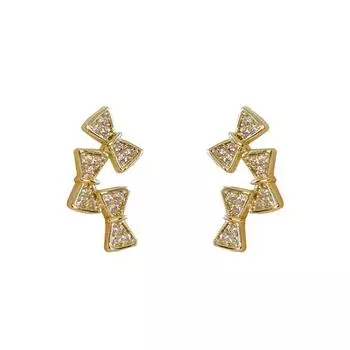 Серьги-гвоздики с тремя бантиками. Маленькие и универсальные простые серьги. Милые серьги.