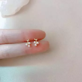 Серьги-гвоздики Simple Temperament с маленьким виноградным жемчугом, маленькие простые серьги-фрукты с индивидуальным дизайном
