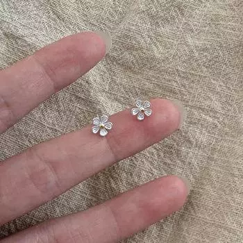 Серьги-гвоздики Sweet Flower, женские, темпераментные, легкие, роскошные, нишевого дизайна, маленькие серьги-гвоздики для поездок на работу