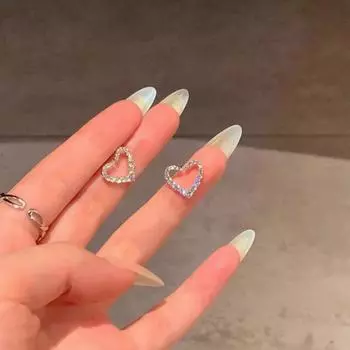 Серьги-гвоздики Sweet Love из циркония, женские, легкие, роскошные, нишевого дизайна, простые, полые, в форме сердца, серьги