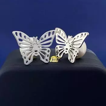 Серьги-гвоздики Sweet Temperament, женская мода, холодный ветер, полые контурные серьги-бабочки с жемчугом сзади серебряный