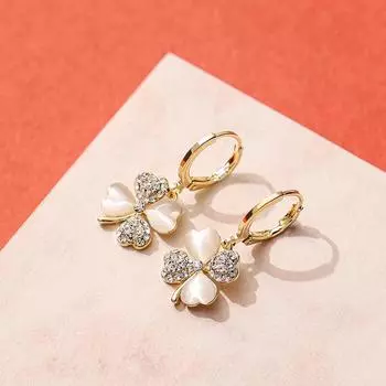 Серьги-гвоздики «Темперамент» Hundred Match Four-Leaf Clover, новые серьги-цветы, первоклассное чувство роскоши, застежка для ушей белый