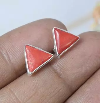 Серьги-гвоздики Trillion из цельного серебра 925 пробы с красным кораллом, подарок для нее, подарок на годовщину