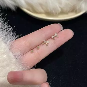 Серьги-гвоздики в форме банта, женские простые, легкие, роскошные, золотые, блестящие серьги Doudou, комплект из четырех серег с микроинкрустацией цирконием