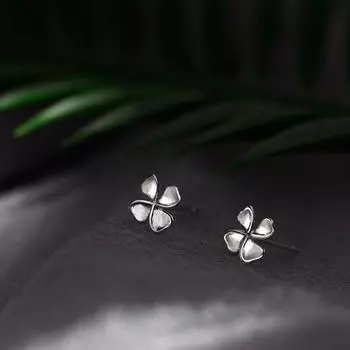 Серьги-гвоздики в форме клевера, женские простые серьги Niche Design Sense Metal, серьги Cold Wind