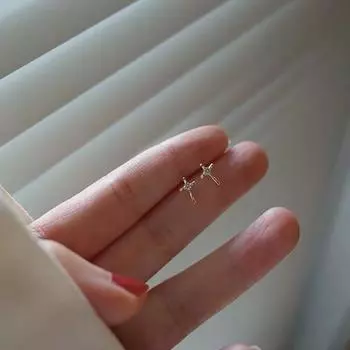 Серьги-гвоздики в форме креста из стерлингового серебра S925, женские, простые, мини, ручная работа, текстура, легкая роскошь, белый цирконий, изумруд 925