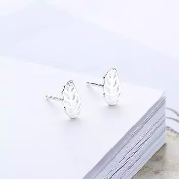 Серьги-гвоздики в форме листьев, женские серьги Mori Fresh Hollow Leaf Brushed, нишевый дизайн, простые литературные аксессуары