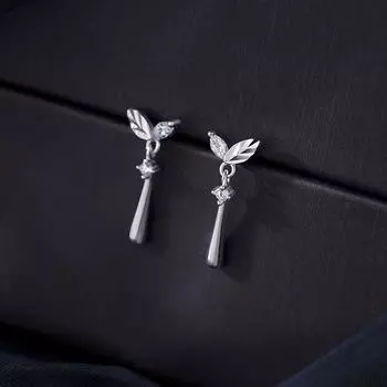 Серьги-гвоздики в форме листа Женские летние серьги Niche Design Серьги-гвоздики в форме листа с бахромой