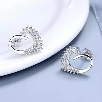 Серьги-гвоздики в форме сердца из стерлингового серебра S925 в корейском стиле с бриллиантами, модные темпераментные универсальные женские серебряные серьги-гвоздики 925