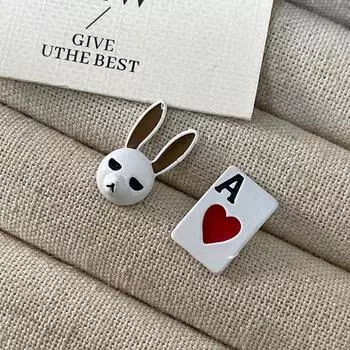 Серьги-гвоздики в форме сердца, любовь, асимметричный дизайн, серьги Sense Niche, серьги в виде животных, милые мультяшные кролики, игральные карты, женские