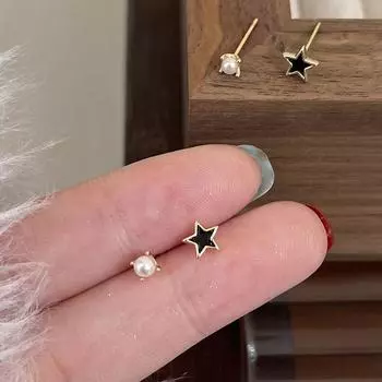Серьги-гвоздики в форме звезды для женщин, отверстия для ушей, Niche Design Sense, серьги в форме пятиконечной звезды, серьги с имитацией жемчуга с четырьмя когтями
