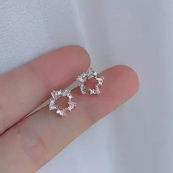 Серьги-гвоздики в форме звезды, женские простые серьги в форме пятиконечной звезды с микроинкрустацией из циркония, милые маленькие свежие украшения для ушей