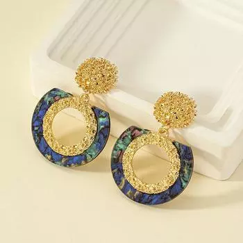 Серьги-гвоздики в стиле ретро-дворца – классические винтажные украшения для изысканного женского образа