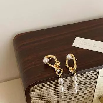 Серьги-гвоздики в стиле ретро с асимметричной бахромой из жемчуга, женские, легкие, роскошные, элегантные, темпераментные, уникальные, индивидуальные, универсальные серьги