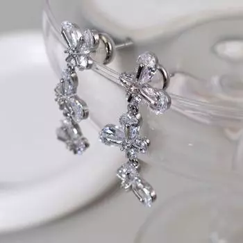 Серьги-гвоздики в виде бабочки, изысканные высококачественные серьги из циркония, серьги, версия Temperament, универсальный дизайн на каждый день, серьги Niche