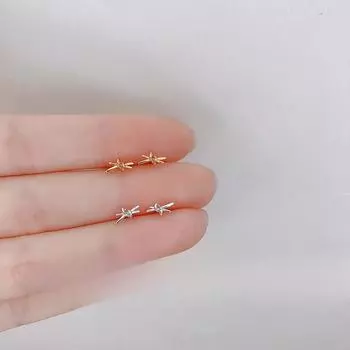 Серьги-гвоздики в виде бантика Женственность Япония и Корея Простые модные дизайнерские серьги Супер Фея Серьги Маленькие серебряный