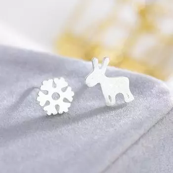 Серьги-гвоздики в виде лося в виде снежинки, женские простые асимметричные украшения для ушей