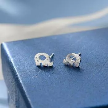 Серьги-гвоздики в виде слоненка, женские, милые, темпераментные, полые, матовые, студенческие серьги, модные, индивидуальные, нишевые, дизайнерские аксессуары