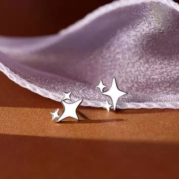 Серьги-гвоздики в виде звезд для женщин, простой нишевый темперамент, серьги-суперфеи в виде четырехконечной звезды, небольшие серьги для поездок на работу.