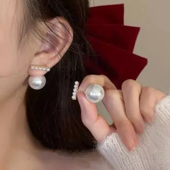 Серьги-гвоздики во французском стиле. Элегантный изысканный благородный подарок. Неаллергенный глянцевый искусственный жемчуг.