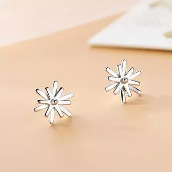 Серьги-гвоздики Женская мода Милые цветочные украшения для ушей Темперамент Личность Японский и корейский стиль Нишевые дизайнерские аксессуары