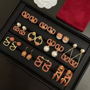 Серьги Huajia с буквой V женские ювелирные изделия нишевый дизайн серьги женские легкие роскошные прямые продажи