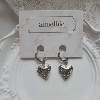 Серьги Huggies с медальоном в виде сердца в винтажном стиле - серебряный цвет (STAYC Иса Серьги)