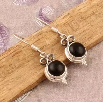 Серьги из черного оникса с драгоценными камнями Стерлинговое серебро 925 пробы с граненой круглой формой Дизайнер ручной работы Серьги с драгоценными камнями в виде капель и висячих камней - прибл. 5,42 г чёрный