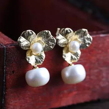 Серьги из серебра 925 пробы с пресноводным жемчугом