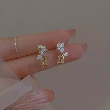 Серьги из стерлингового серебра с цветком магнолии — элегантный и свежий дизайн для повседневного ношения E5204 золотой