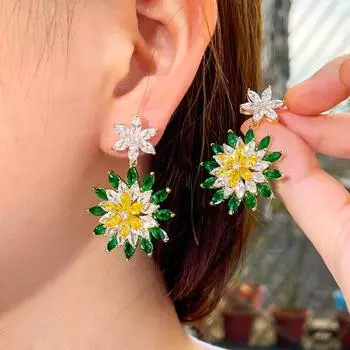 Серьги-капли CMM с геометрическим узором огранки «Маркиз» и цирконием в форме цветка изумрудный