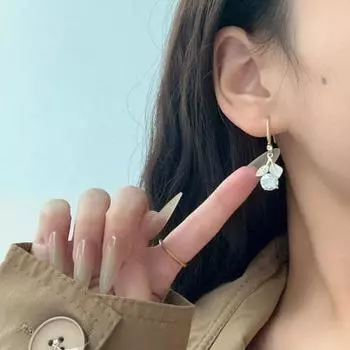 Серьги-капли из сплава со стразами для женщин и девочек, золотые легкие ювелирные изделия, неаллергенные висячие серьги для свиданий, банкетов, танцевальных вечеринок золотистый